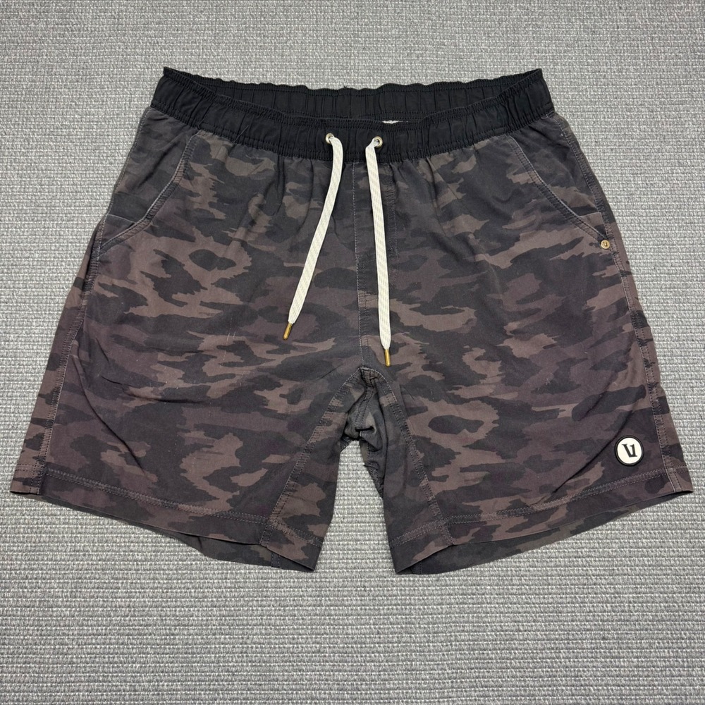 Vuori Mens Kore Shorts Charcoal Camo Athletic Training Shorts Size Medium 7.5in